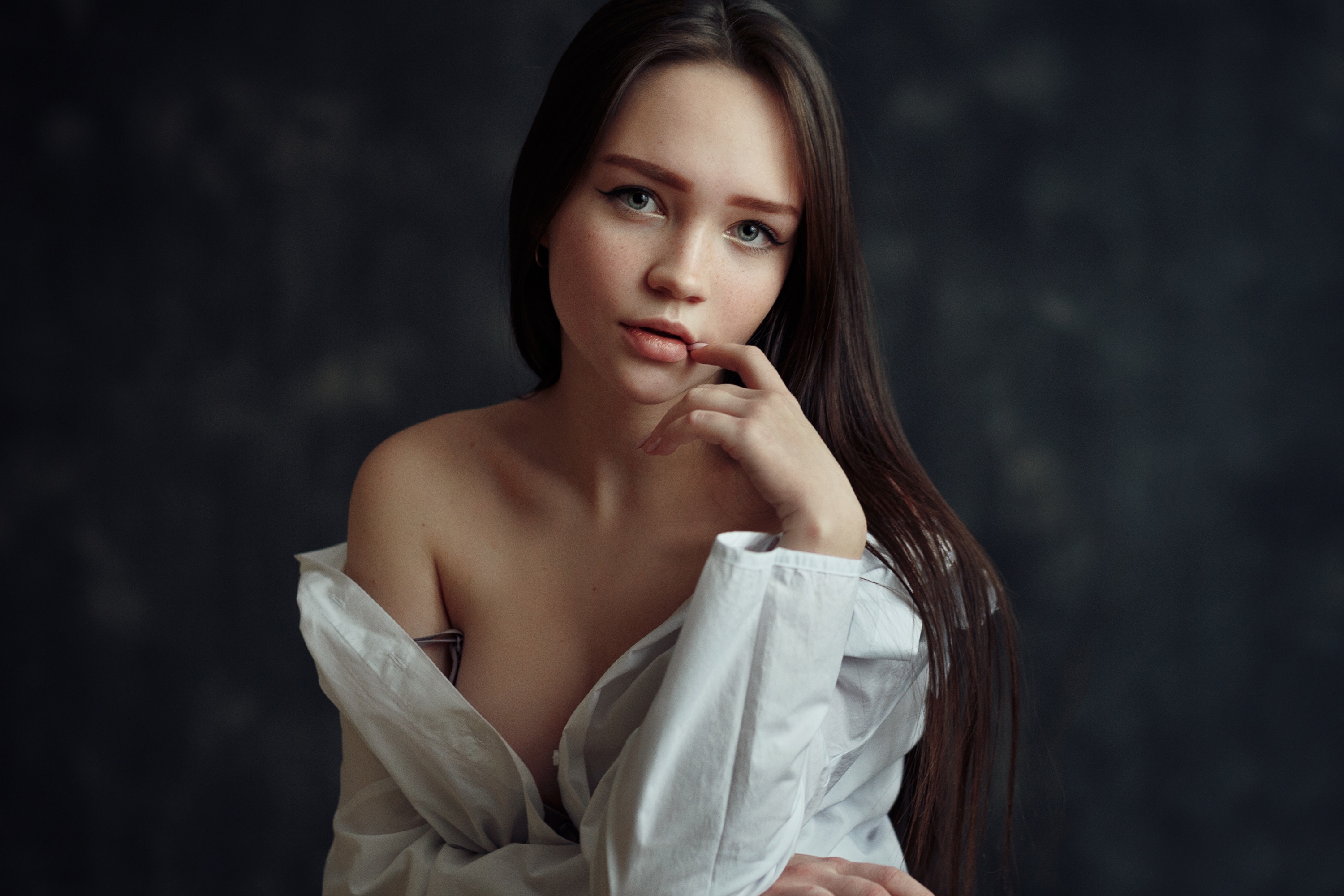 Portrait breast teen