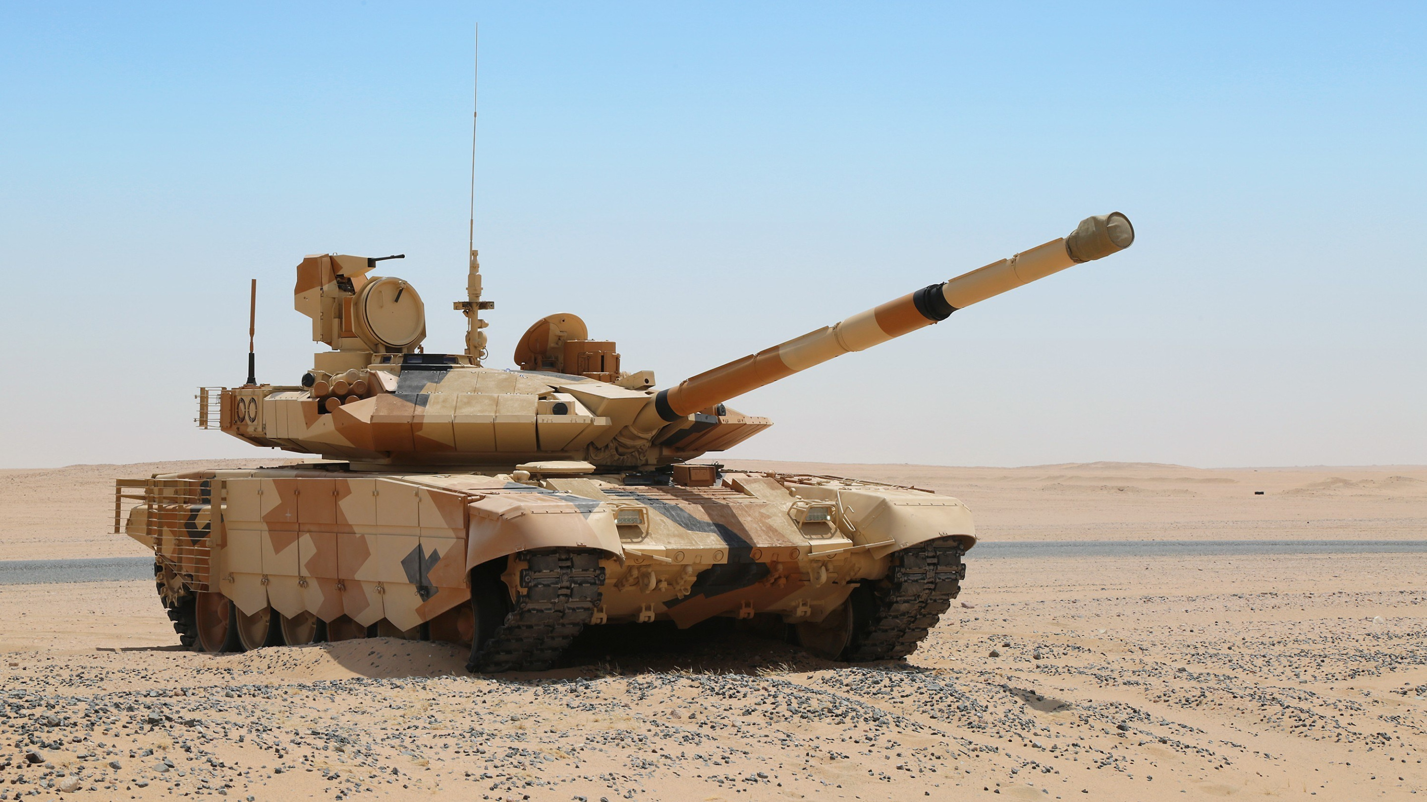 t-90ms-tank-rf-pustynia-pesok.jpg