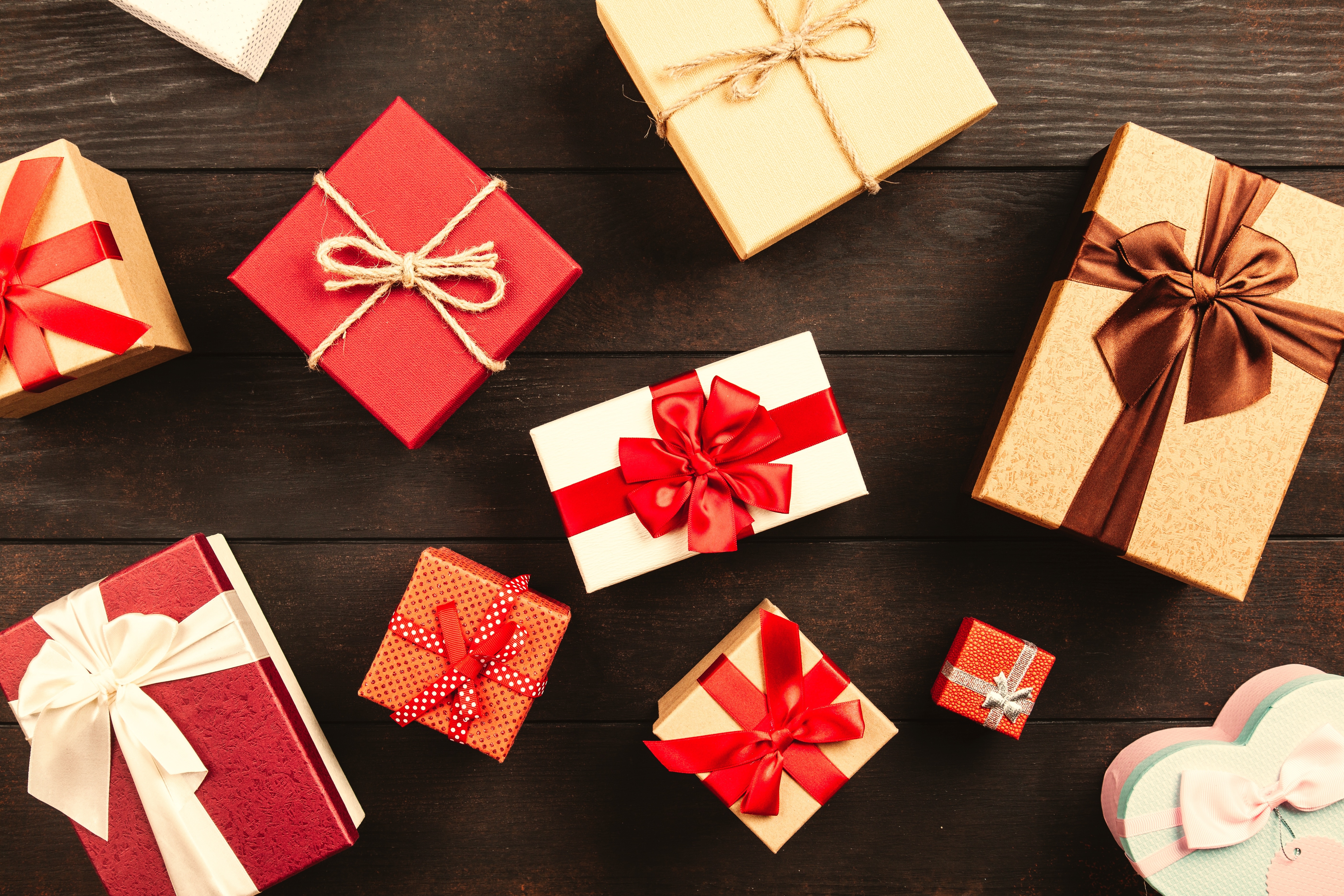 What are the benefits of gift boxes?