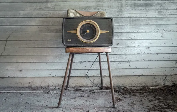 Picture radio, chair, receiver
