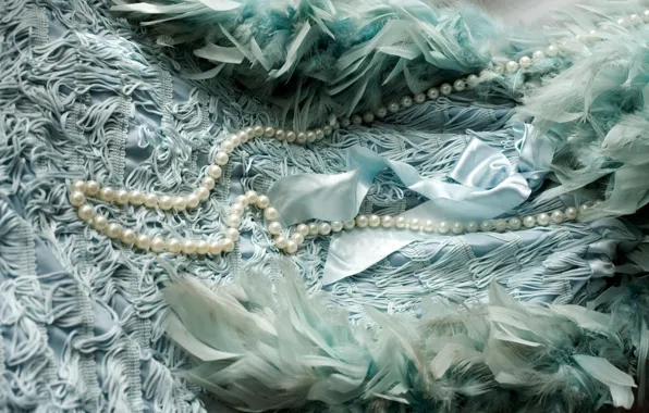 Picture style, retro, feathers, dress, pearl, beads, vintage