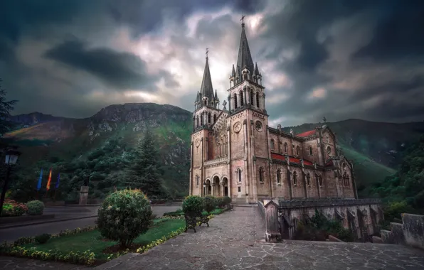 Picture Spain, Principality of Asturias, Basilica of Santa María la Real of Covadonga