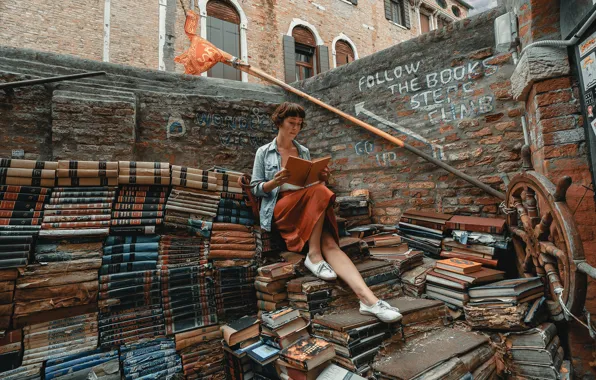Picture girl, books, library