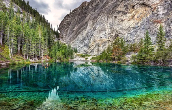 Picture Alberta, Canada, near the town of Canmore, Grassi Lakes