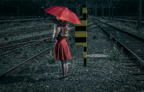 Picture girl, umbrella, railroad