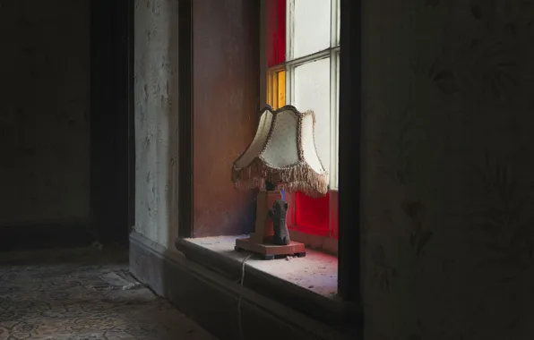 Picture room, lamp, window, naturalism