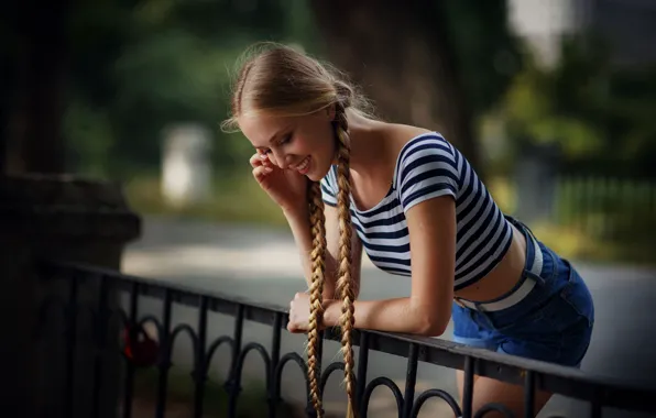 Picture girl, smile, shorts, t-shirt, braids, DBond, Дэн Εвдокимов