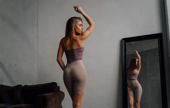 Picture ass, ass, girl, pose, reflection, hand, figure, mirror, Антон Сваровский, Таня Першина