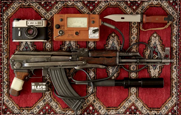 Picture Knife, The camera, Weapons, Carpet
