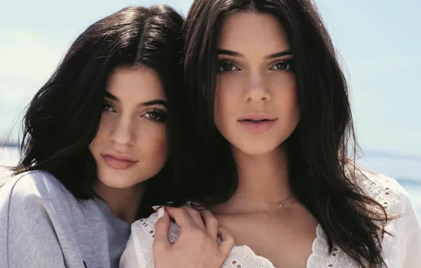 Picture sisters, Kylie Jenner, Kendall Jenner