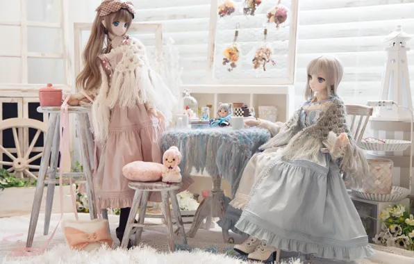 Picture table, girls, doll, dresses