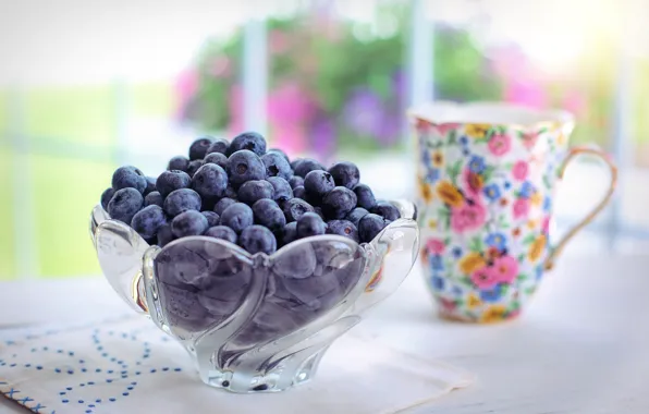 Picture berries, blueberries, Cup