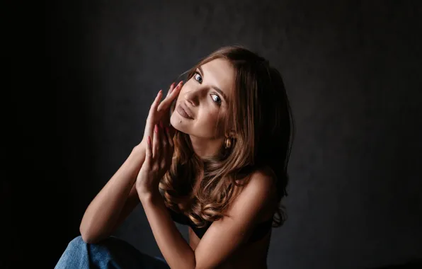 Picture look, girl, jeans, hands, makeup, brown hair, curls, manicure, Anatoly Kirpichnikov