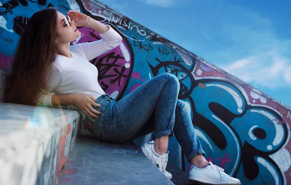 Picture girl, pose, graffiti, hair, jeans, glasses, stage, Laura, Fabien Mir