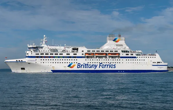 Picture ferry, Brittany Ferries, MV Normandie