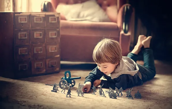 Picture room, the game, toys, chair, boy, child, soldiers, Marianne Smolin