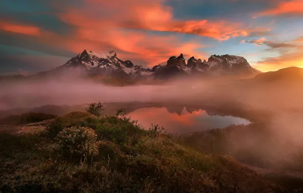 Picture sunset, mountains, fog, lake
