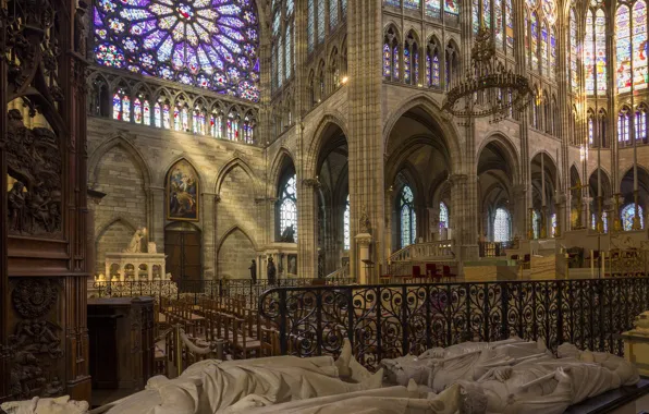 Picture interior, stained glass, Gothic architecture, Cathedral basilica of Saint-Denis, собор в городе Сен-Дени, северный пригород …