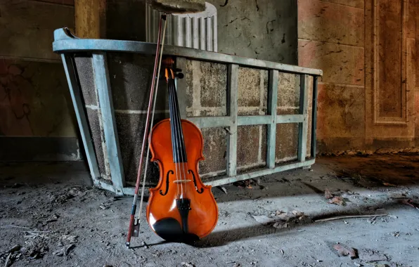 Picture music, violin, Abandoned