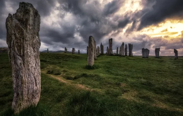 Picture the sky, clouds, stones, Scotland, Calanais Standing Stones