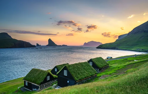 Picture sea, mountains, shore, houses, Iceland, pond, The Faroe Islands