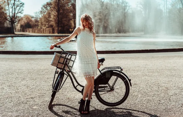 Picture girl, bike, Martina Lemke