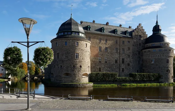 Picture pond, castle, lights, Sweden, Orebro