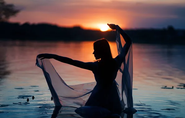 Picture girl, sunset, silhouette, in the water, Sergey Kuzichev