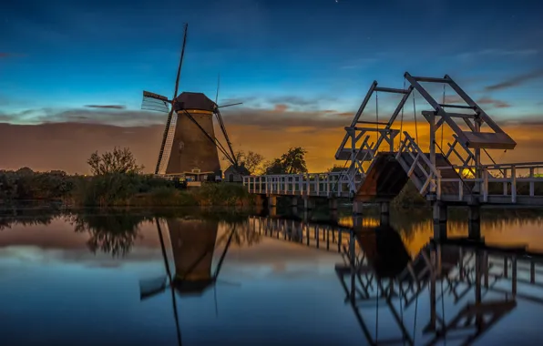 Picture bridge, channel, Netherlands, windmill