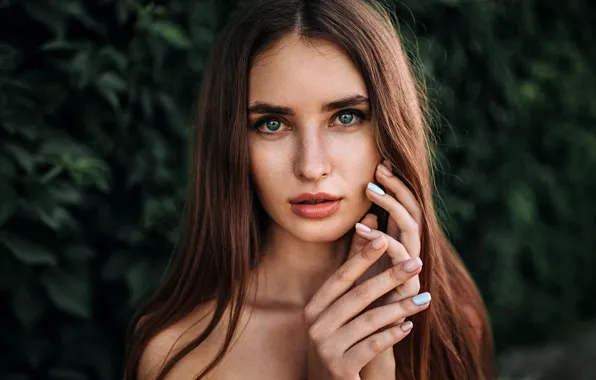 Picture look, close-up, face, background, model, portrait, hands, makeup, hairstyle, brown hair, bokeh