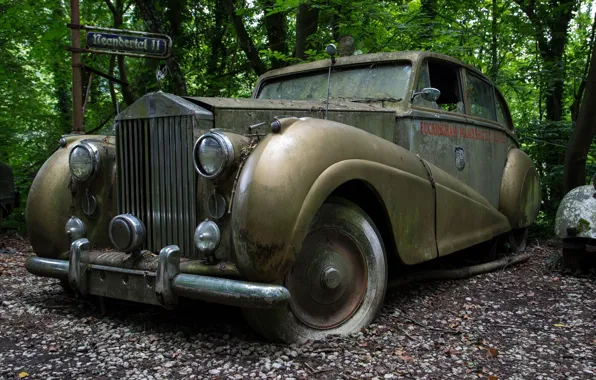 Picture Rolls-Royce, scrap, Silver Wraith