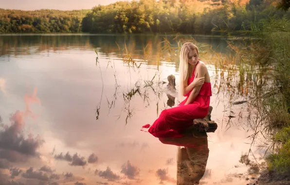 Picture girl, lake, reflection, in red, in the water, Jörgen Petersen