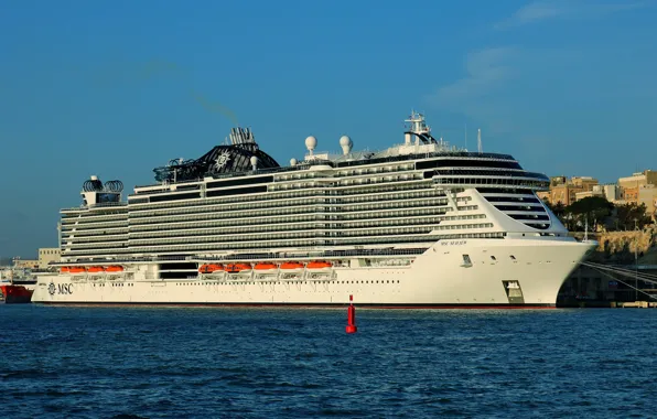 Picture liner, Malta, cruise