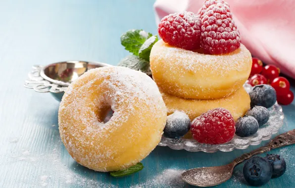 Picture berries, donuts, powdered sugar, Iryna Melnyk