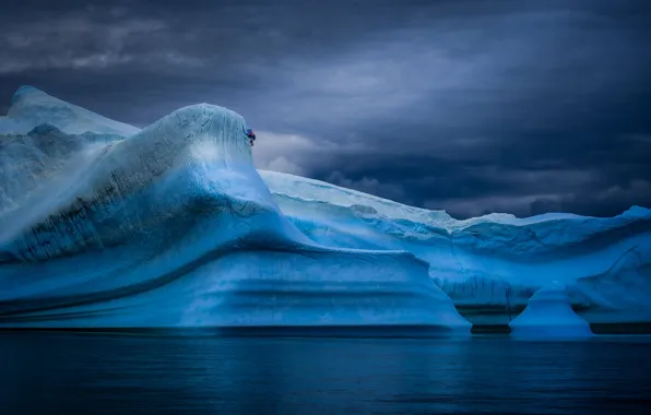 Picture Greenland, Iceberg, Climper