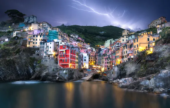 Picture sea, the storm, the sky, the city, shore, coast, lightning, building, home, Italy, twilight, Riomaggiore