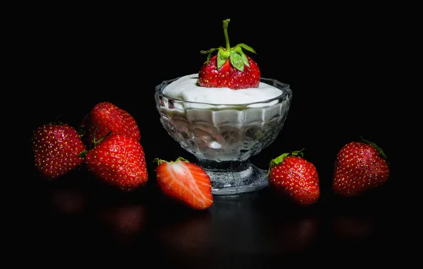 Picture reflection, berries, strawberry, black background, cream, sour cream, ramekin