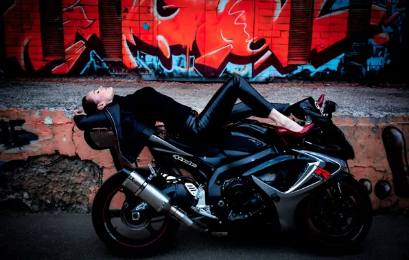 Picture girl, pose, graffiti, motorcycle, Suzuki GSX-R