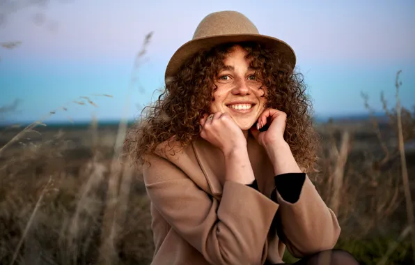 Picture girl, smile, hat, freckles, brown hair, curls, Денис Ведь