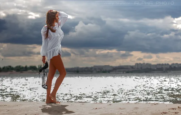 Picture SHOES, BODY, The SKY, SAND, CLOUDS, The CITY, FEET, FIGURE, CLOUDS, SHORE, BLOUSE, Фотограф Валерий …