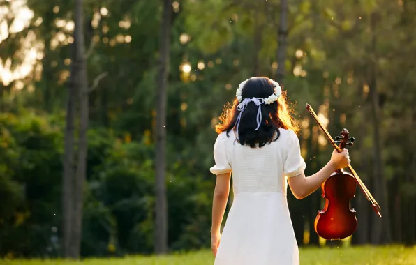 Picture trees, violin, day, back, венок на голове, девочка в белом платье