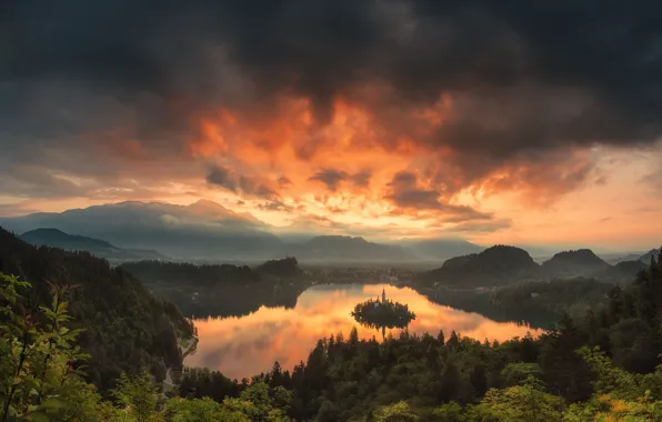 Picture forest, the sky, mountains, lake, dawn, Slovenia, Materov.