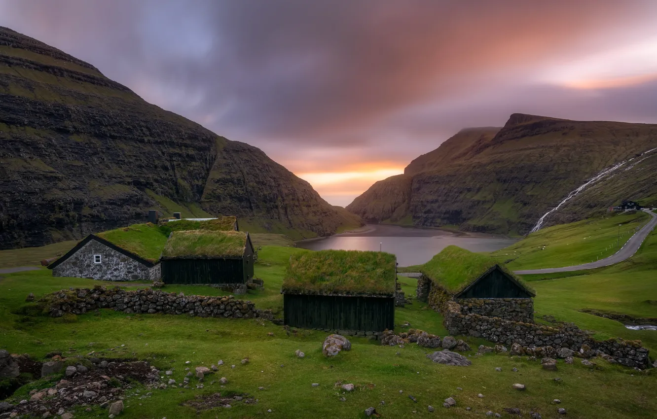 Photo wallpaper mountains, houses, Faroe Islands, Saksuni