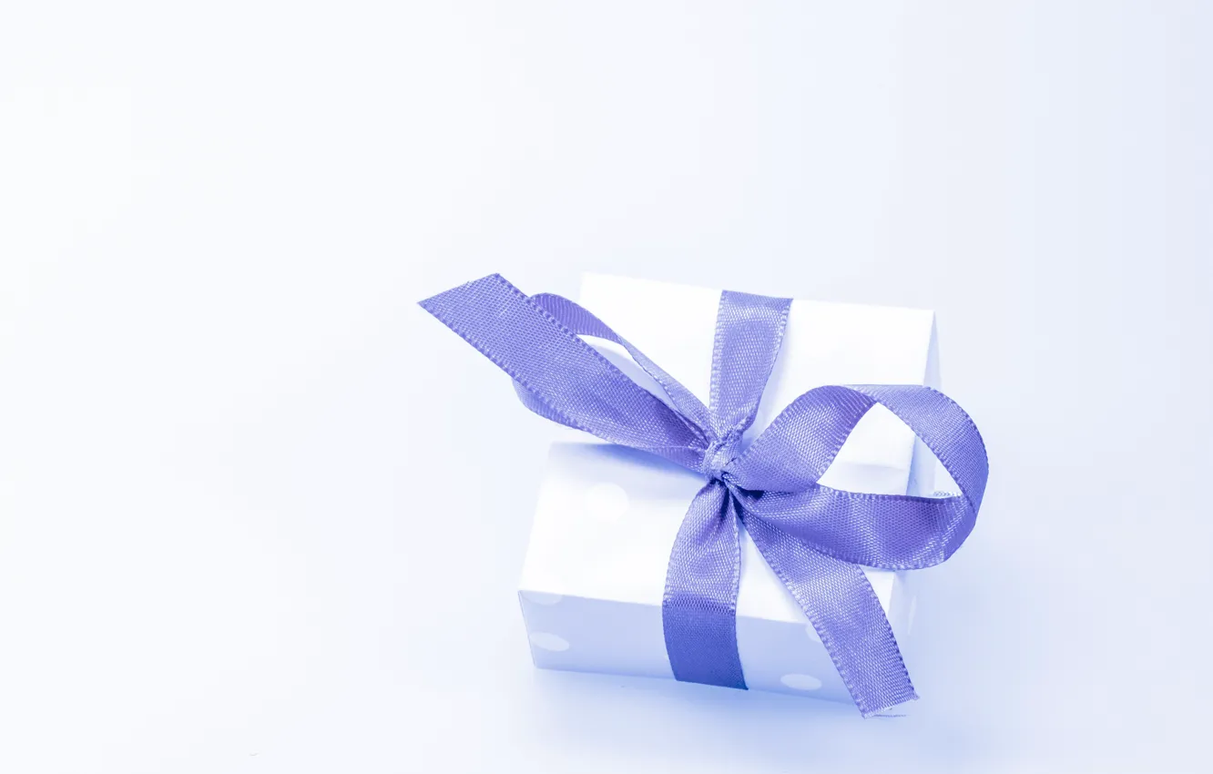 Photo wallpaper lilac, holiday, box, gift, tape, bow