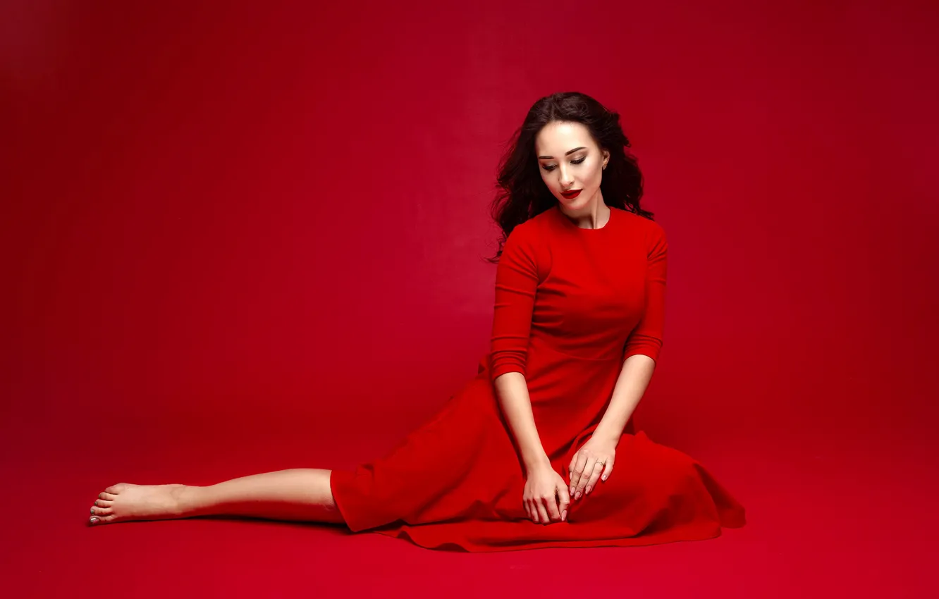 Photo wallpaper pose, model, portrait, makeup, figure, dress, brunette, hairstyle, sitting, in red, Veronica, on the floor, …