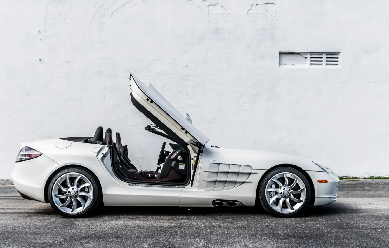 Photo wallpaper Roadster, White, Door, 2009, Side View, Mercedes-Benz SLR McLaren