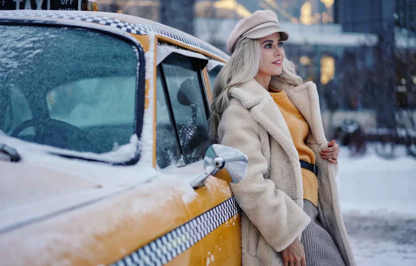 Фото обои зима, машина, взгляд, девушка, снег, улыбка, блондинка, такси, Ольга, Сергей Чурносов