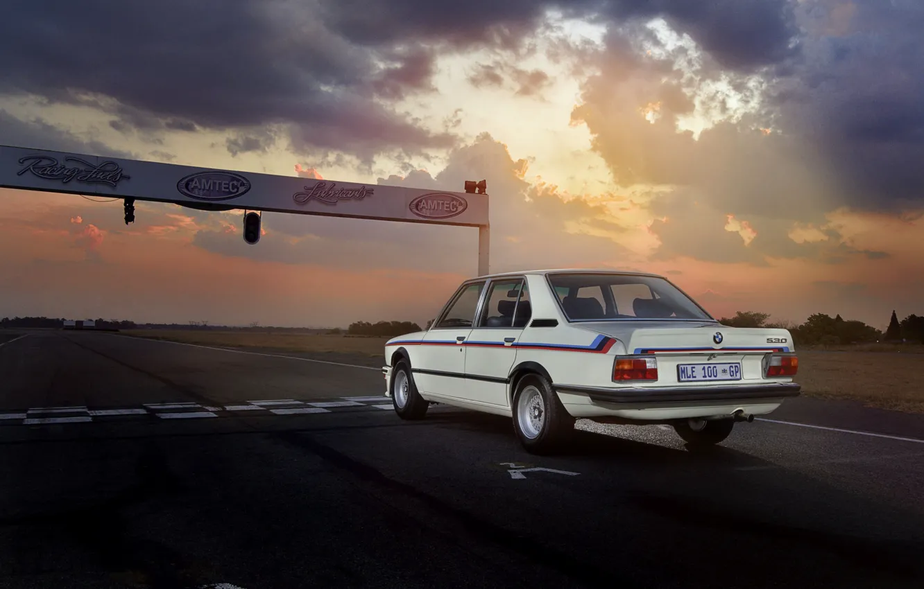 Photo wallpaper BMW, back, sedan, track, 1976, four-door, 5-series, E12, 530 MLE