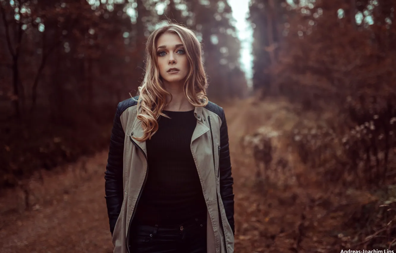 Photo wallpaper forest, look, trees, nature, pose, Park, model, portrait, jeans, makeup, Mike, jacket, hairstyle, brown hair, …