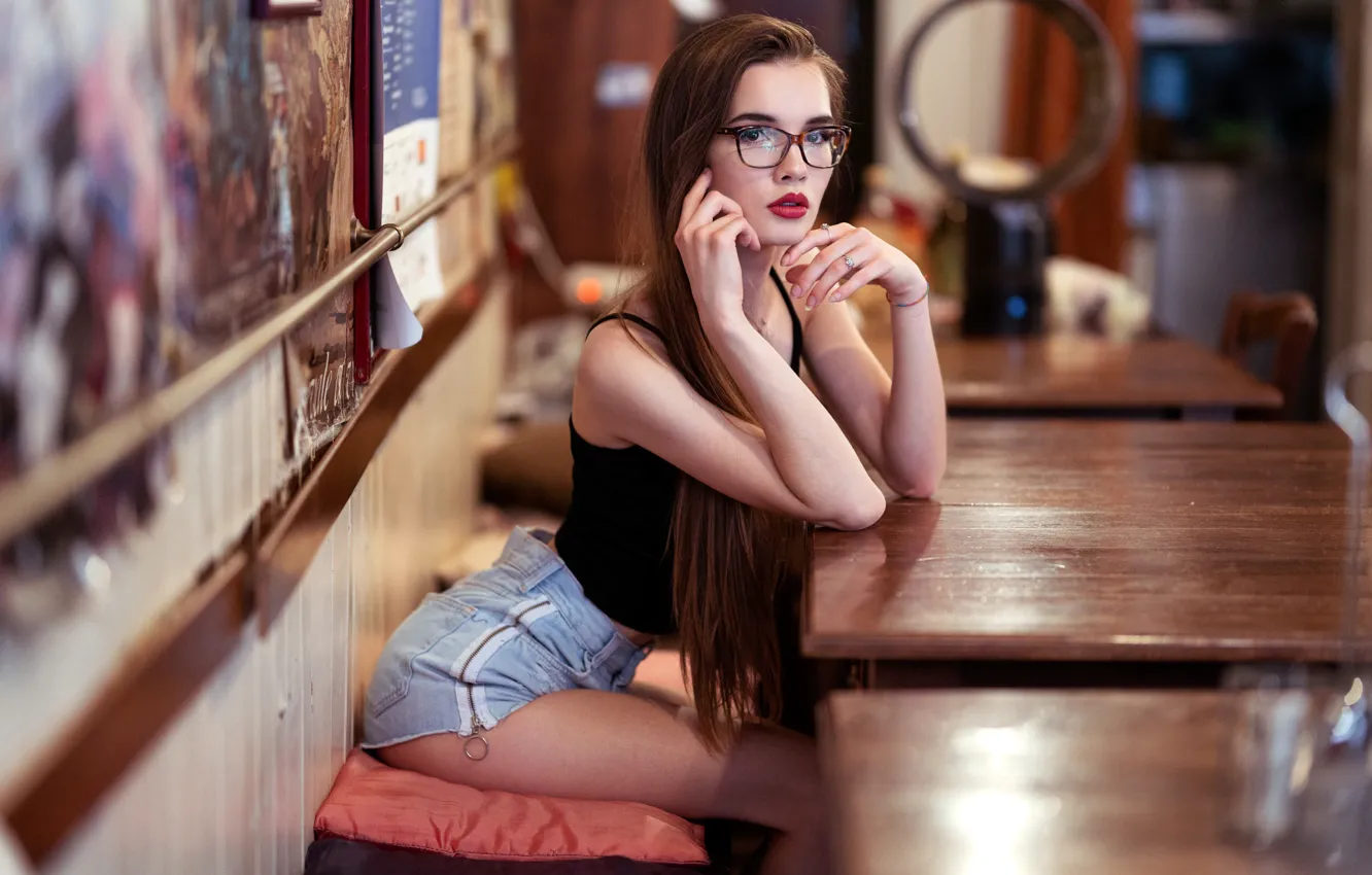 Photo wallpaper look, sexy, pose, model, shorts, portrait, makeup, Mike, figure, glasses, hairstyle, brown hair, beauty, sitting, …